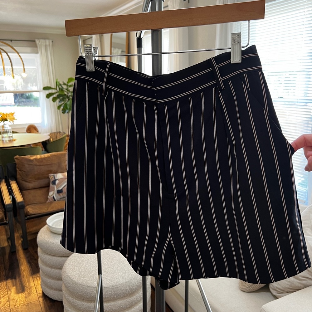 BB Dakota high-waisted shorts.